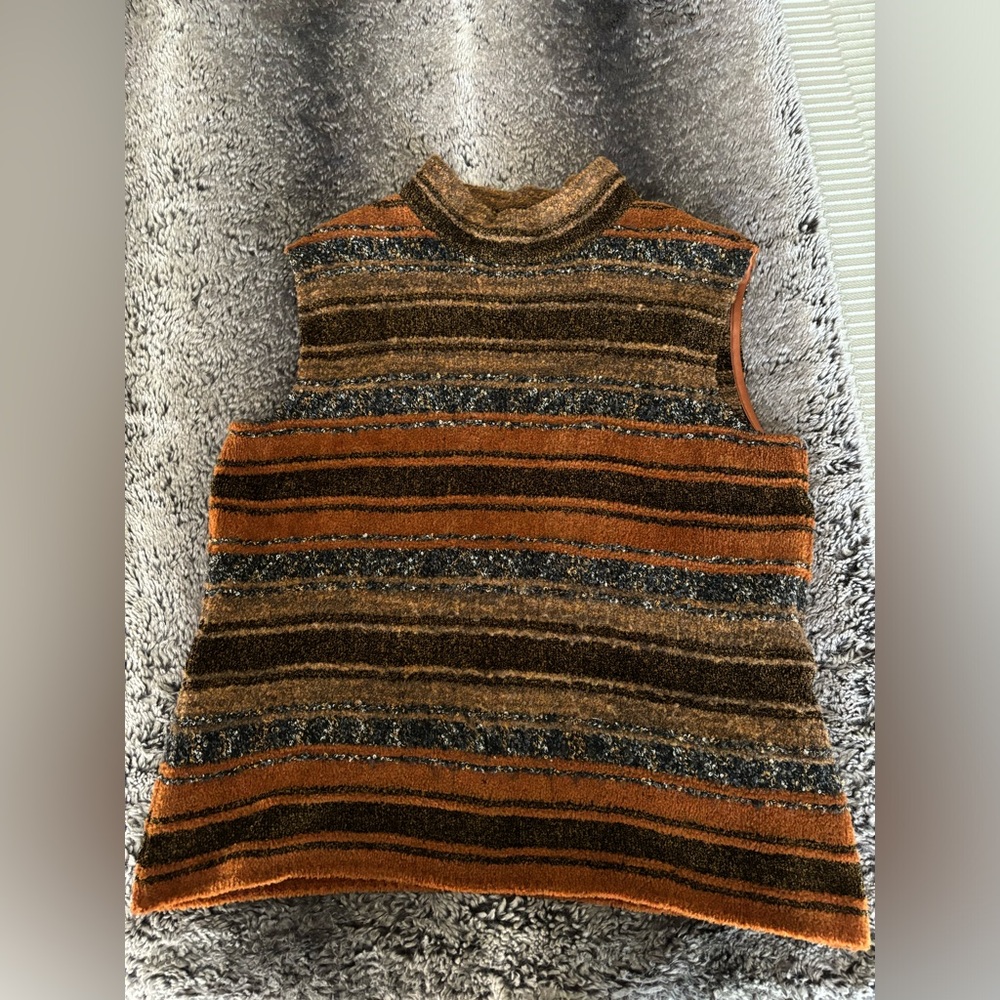 ST. JOHN Sport by Marie Gray Sleeveless Sweater